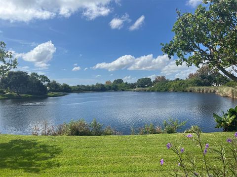 Photo of 540 Somerhill Drive NE, St Petersburg, FL 33716 (MLS # TB8361266) Photo of 540 Somerhill Drive NE, St Petersburg, FL 33716 (MLS # TB8361266)