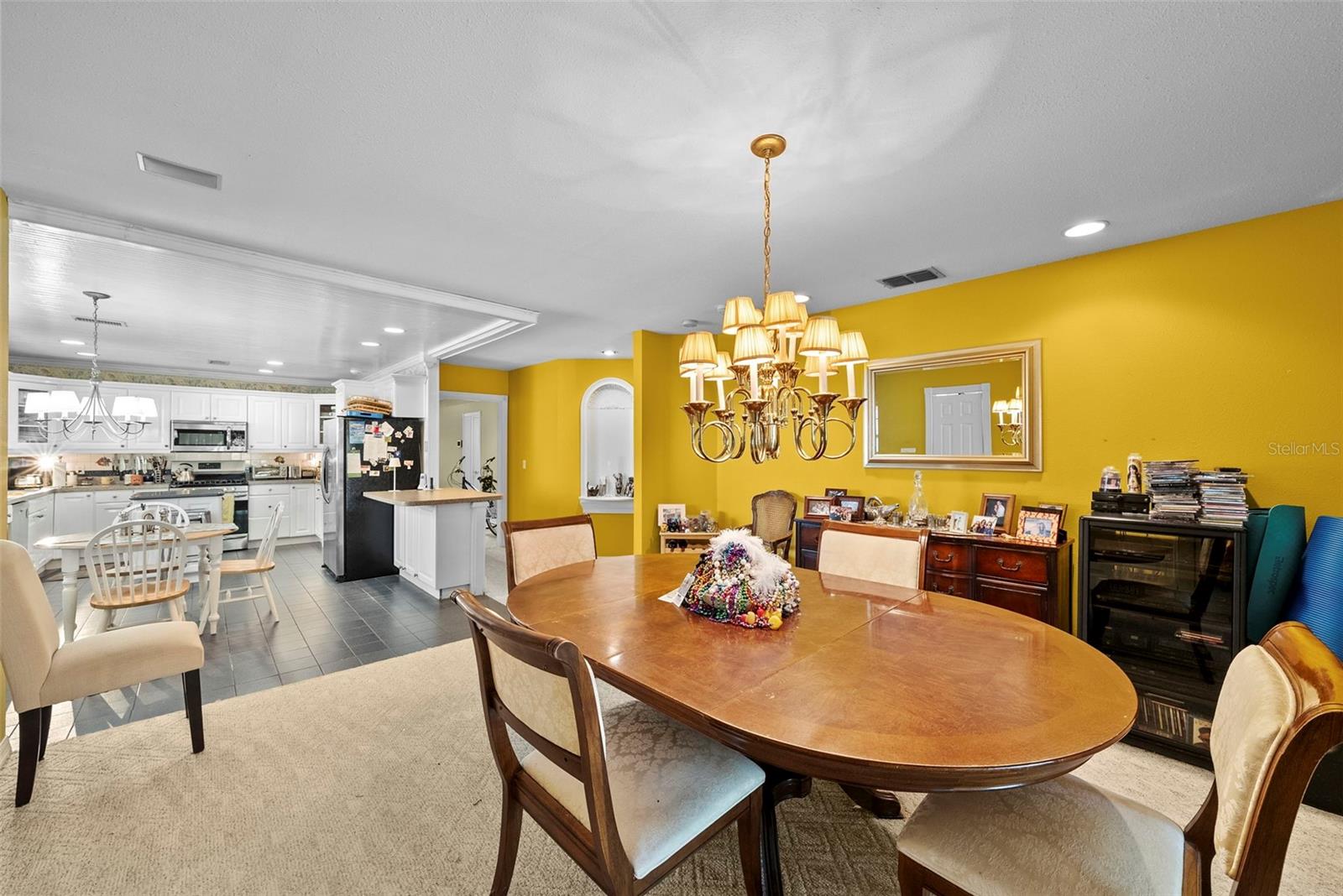 HENDRY MANOR - Residential