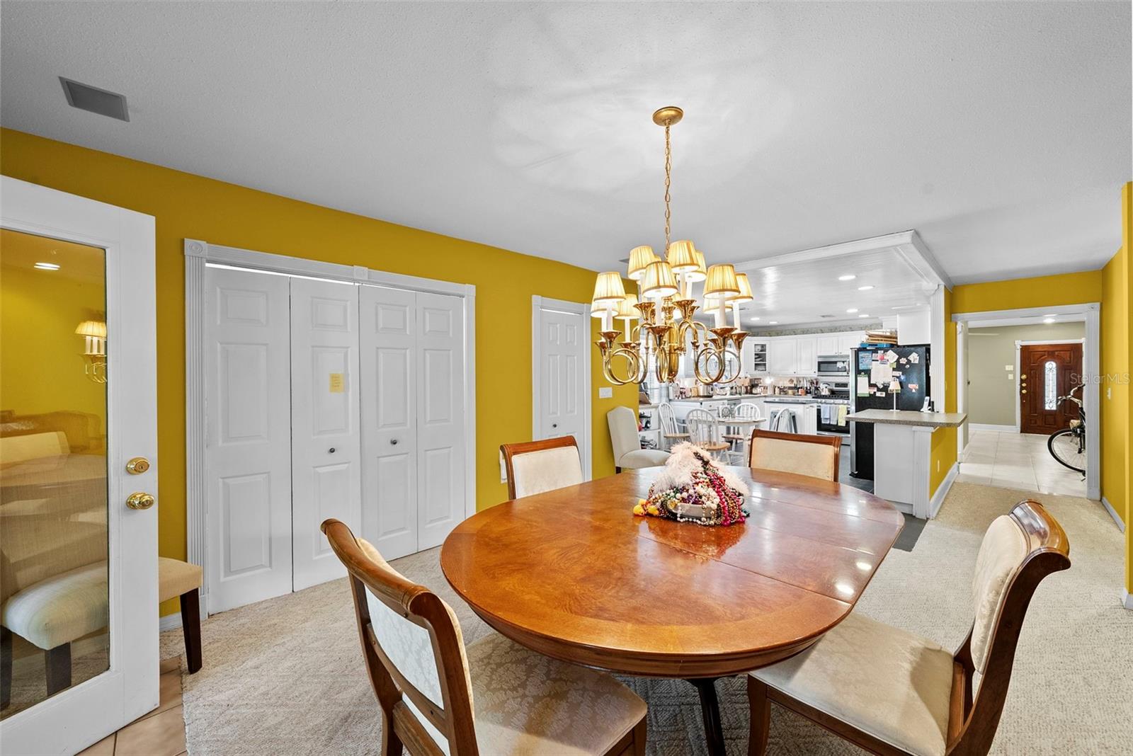HENDRY MANOR - Residential