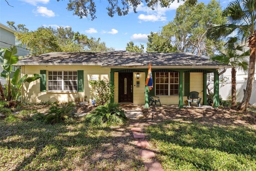 Photo of 3033 W Asbury Place, Tampa, FL 33611 (MLS # TB8438123)