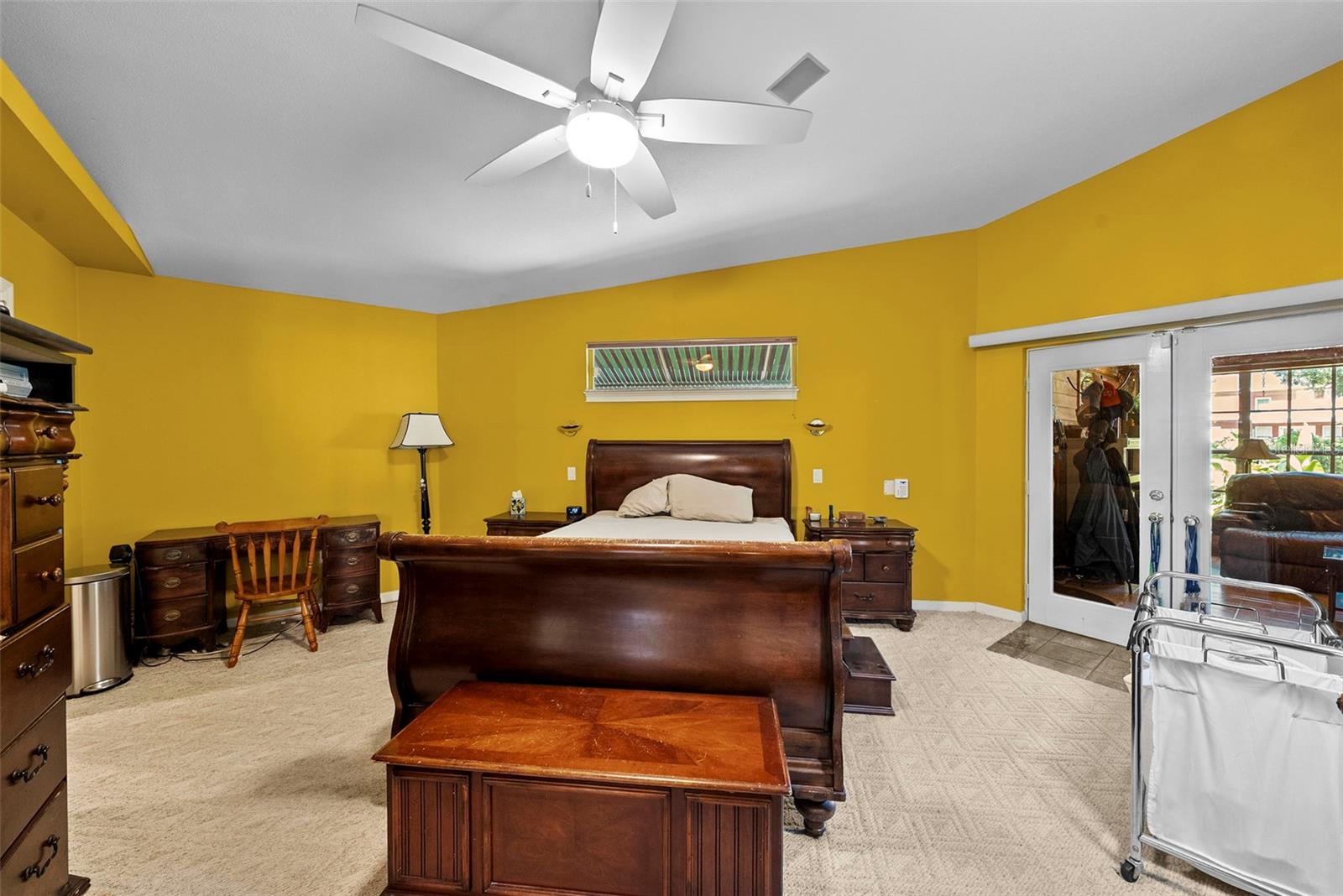 HENDRY MANOR - Residential
