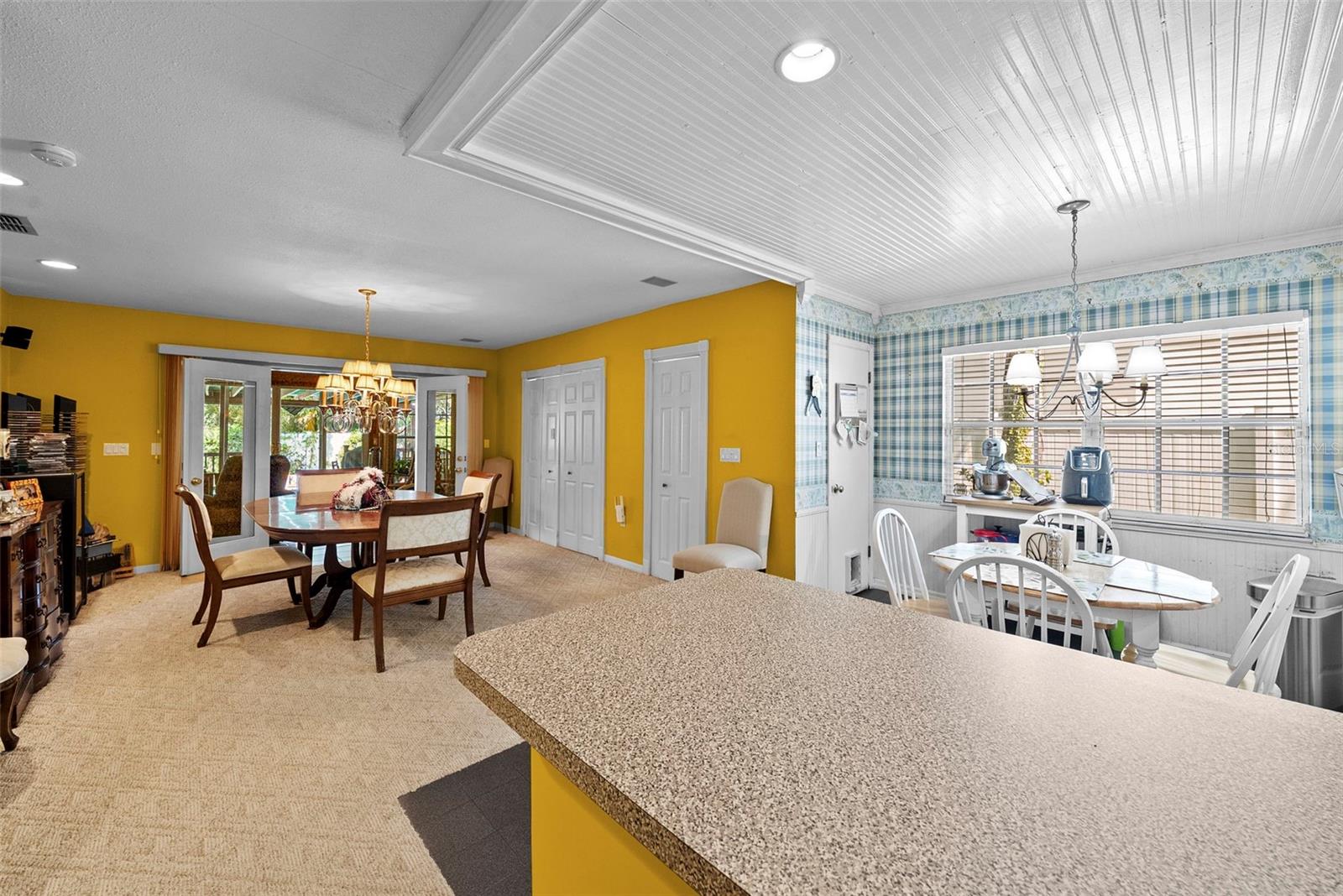 HENDRY MANOR - Residential