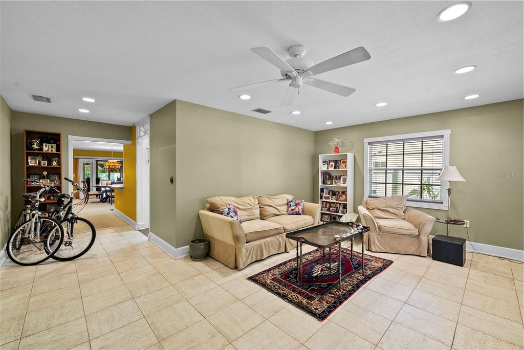 Photo of 3033 W Asbury Place, Tampa, FL 33611 (MLS # TB8438123)