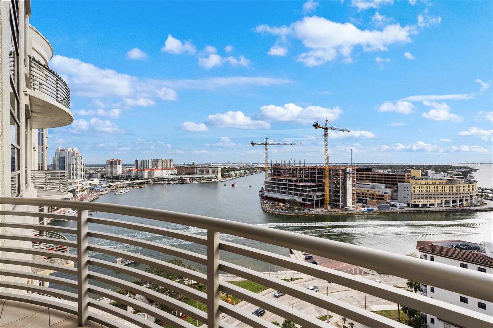 THE PARKSIDE OF ONE BAYSHORE - Residential