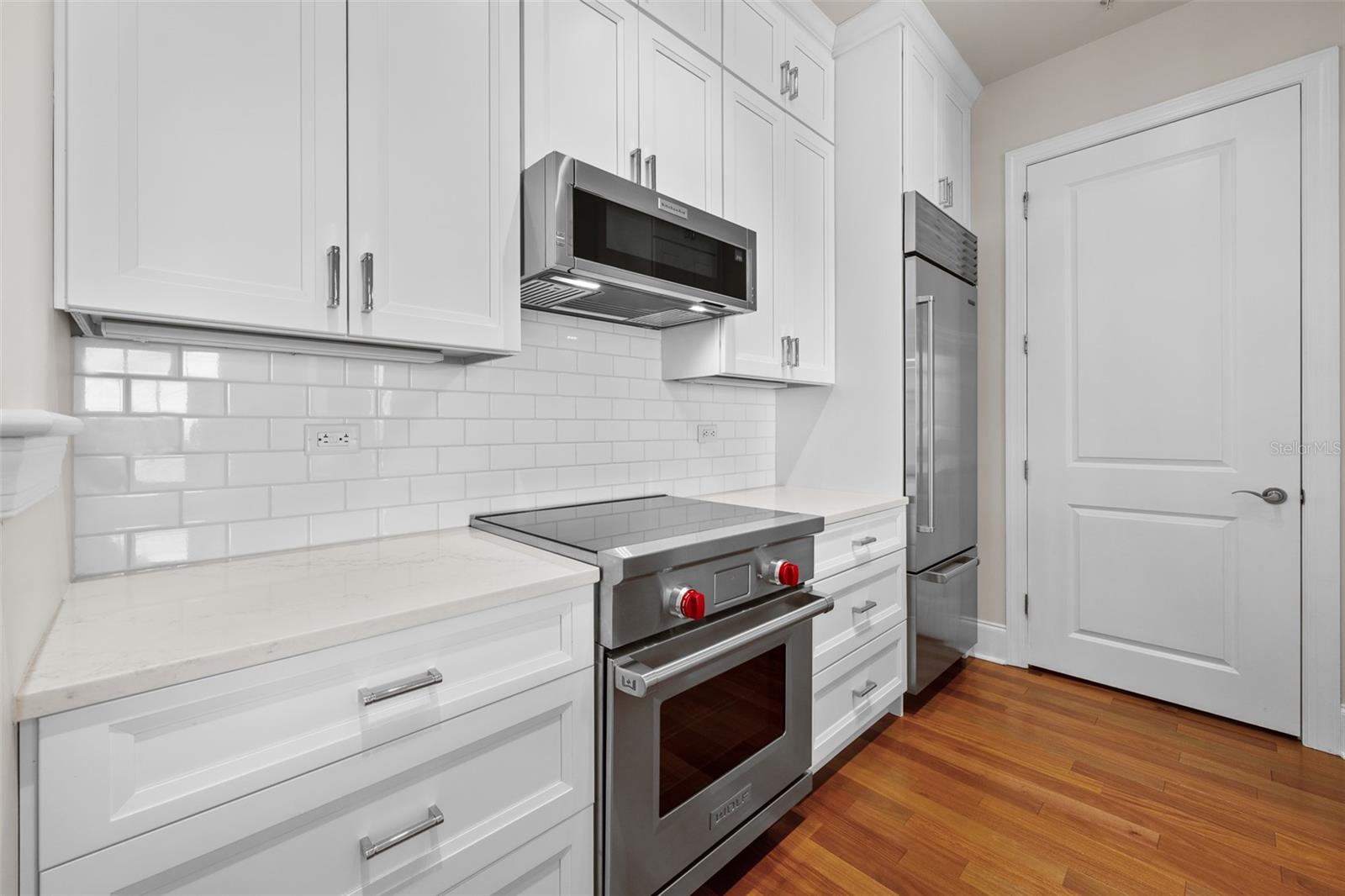 THE PARKSIDE OF ONE BAYSHORE - Residential