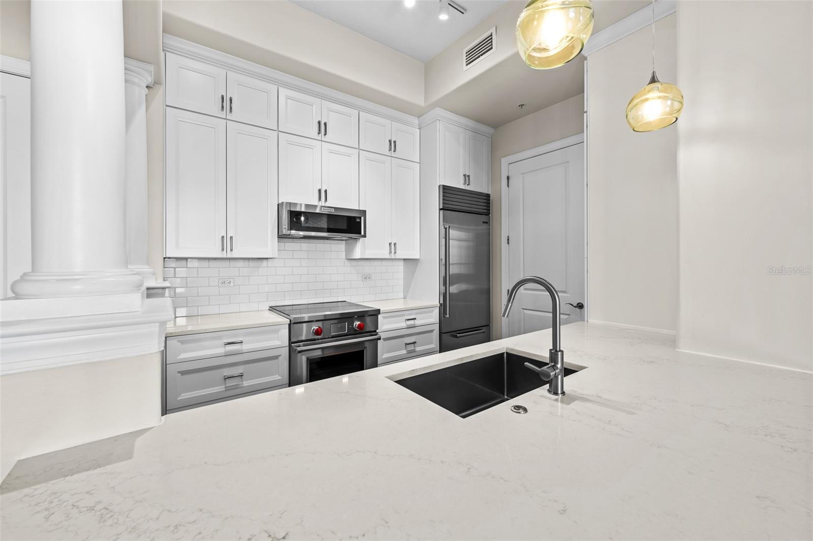 THE PARKSIDE OF ONE BAYSHORE - Residential