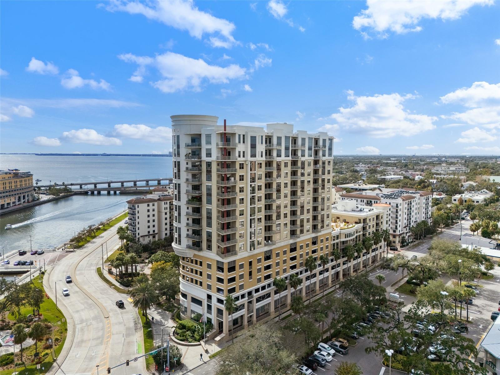 THE PARKSIDE OF ONE BAYSHORE - Residential