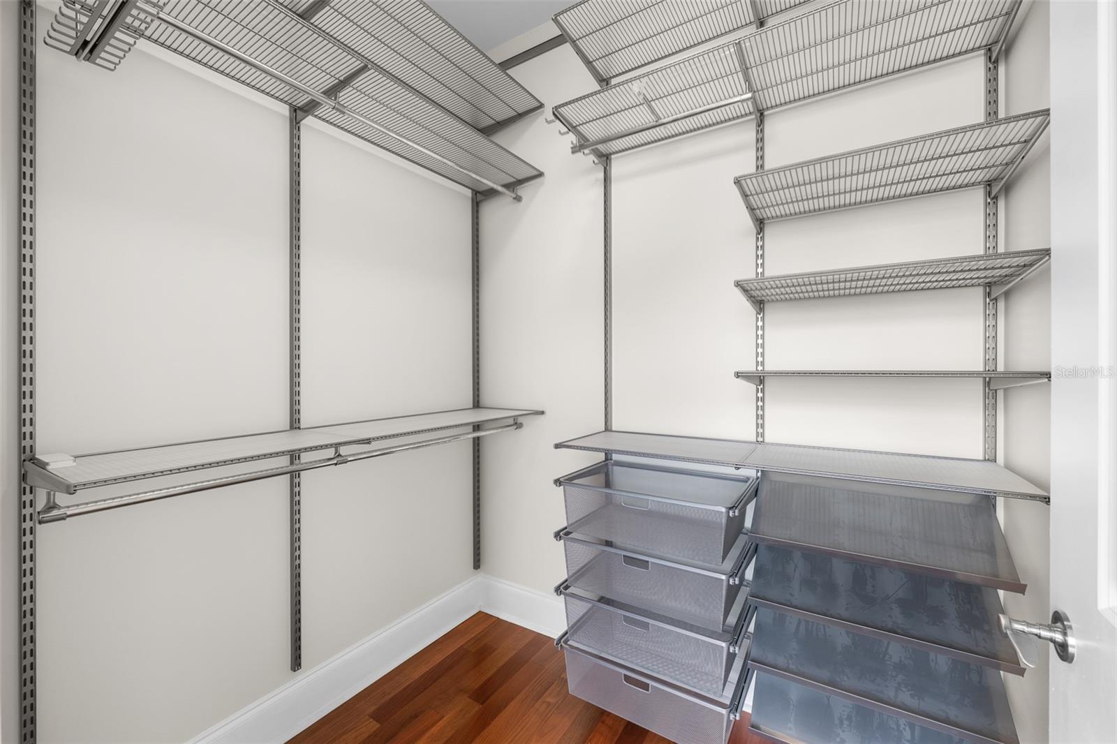 THE PARKSIDE OF ONE BAYSHORE - Residential