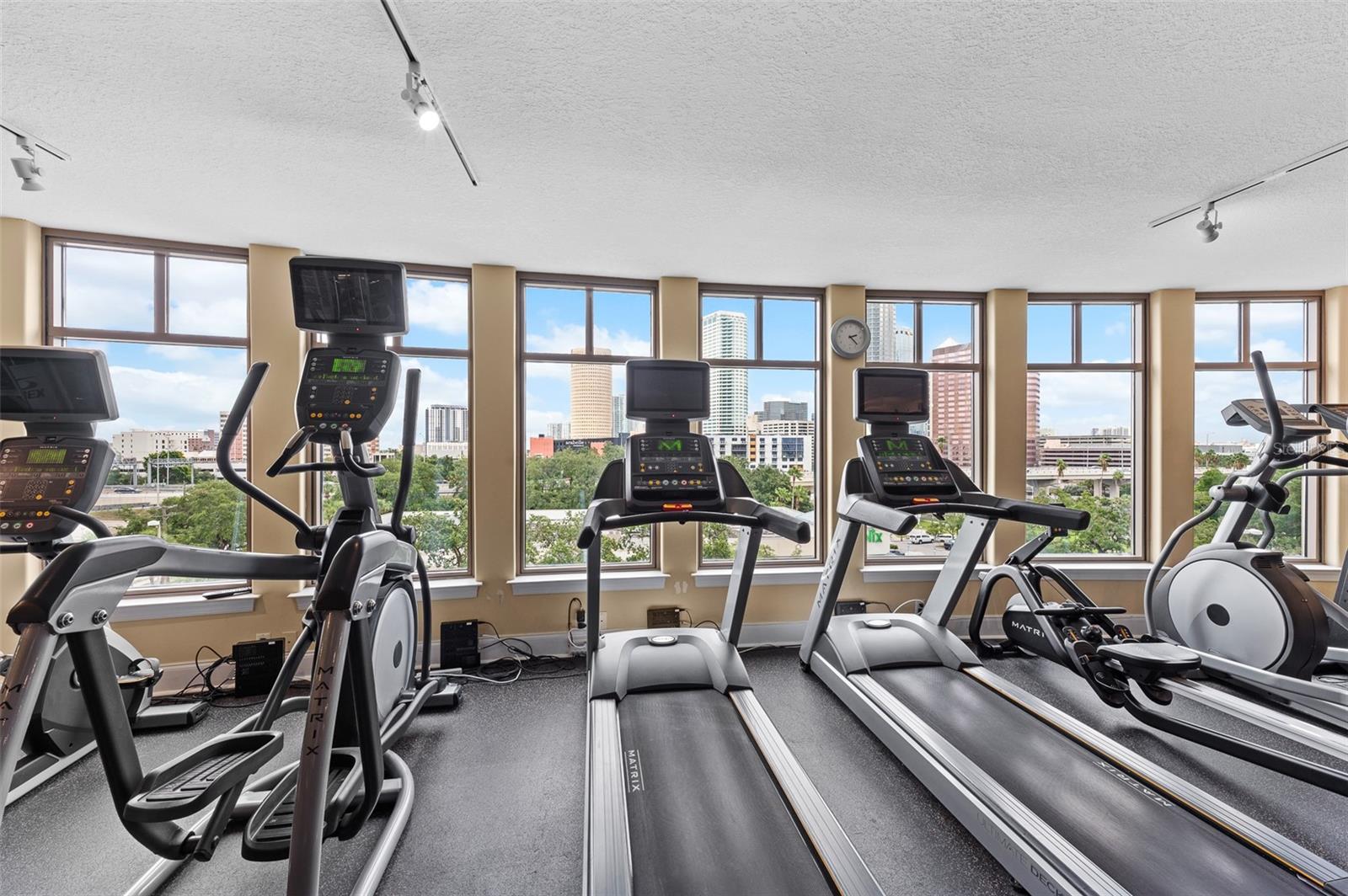 THE PARKSIDE OF ONE BAYSHORE - Residential