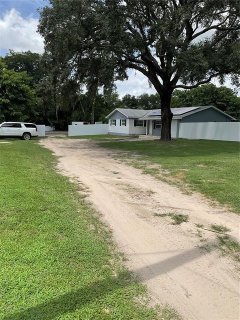 A home in SEFFNER