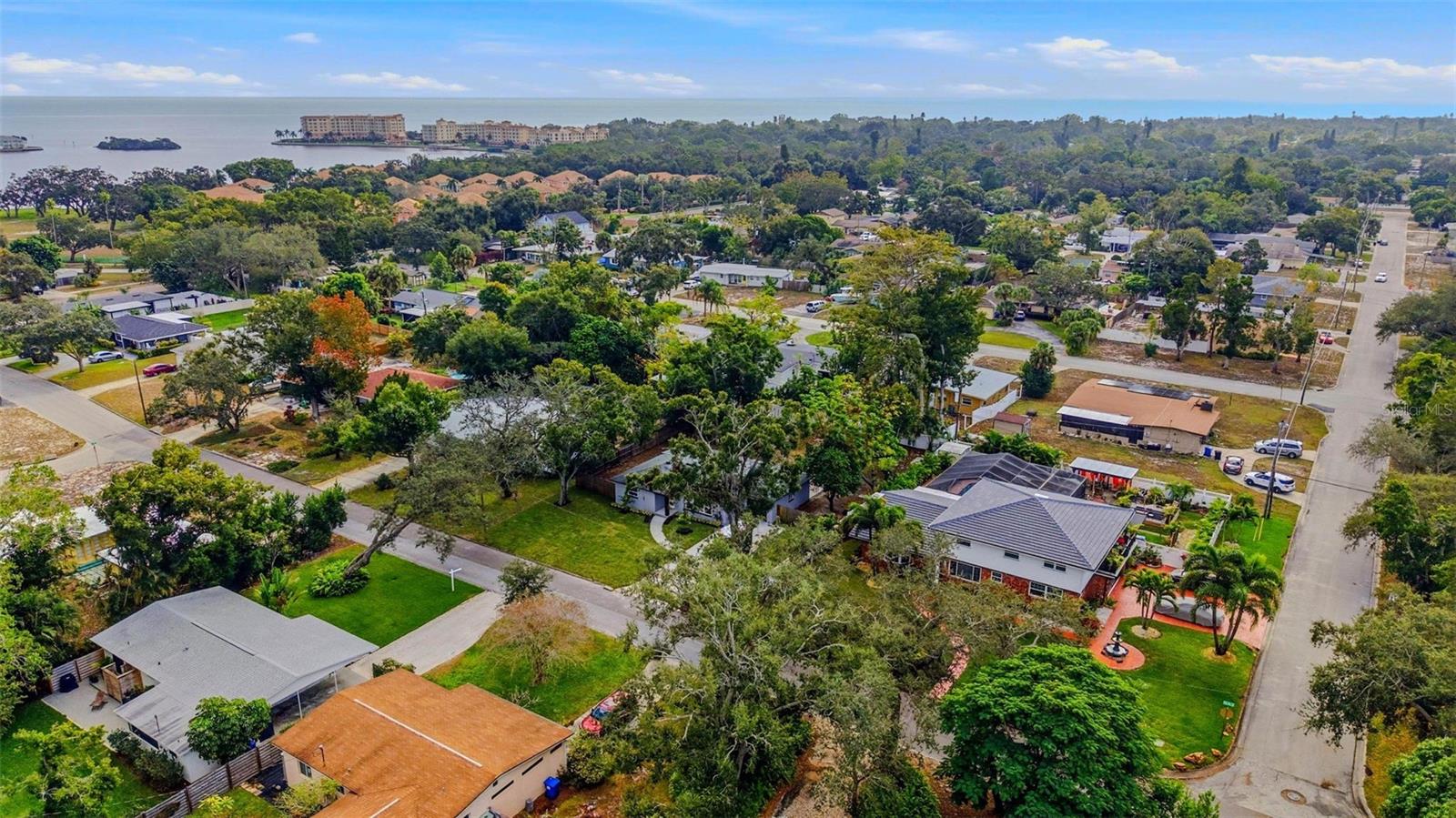 BAYOU HEIGHTS HANLONS - Residential