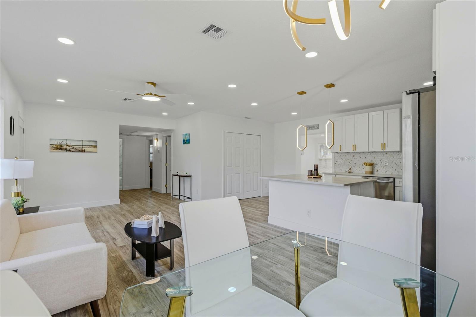 BAYOU HEIGHTS HANLONS - Residential