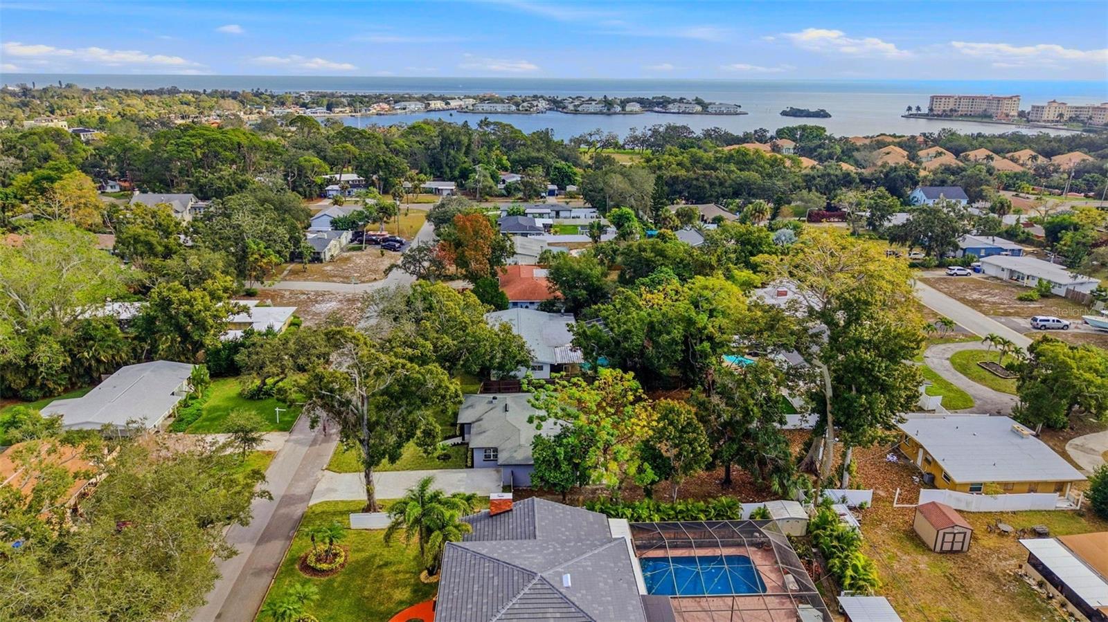 BAYOU HEIGHTS HANLONS - Residential