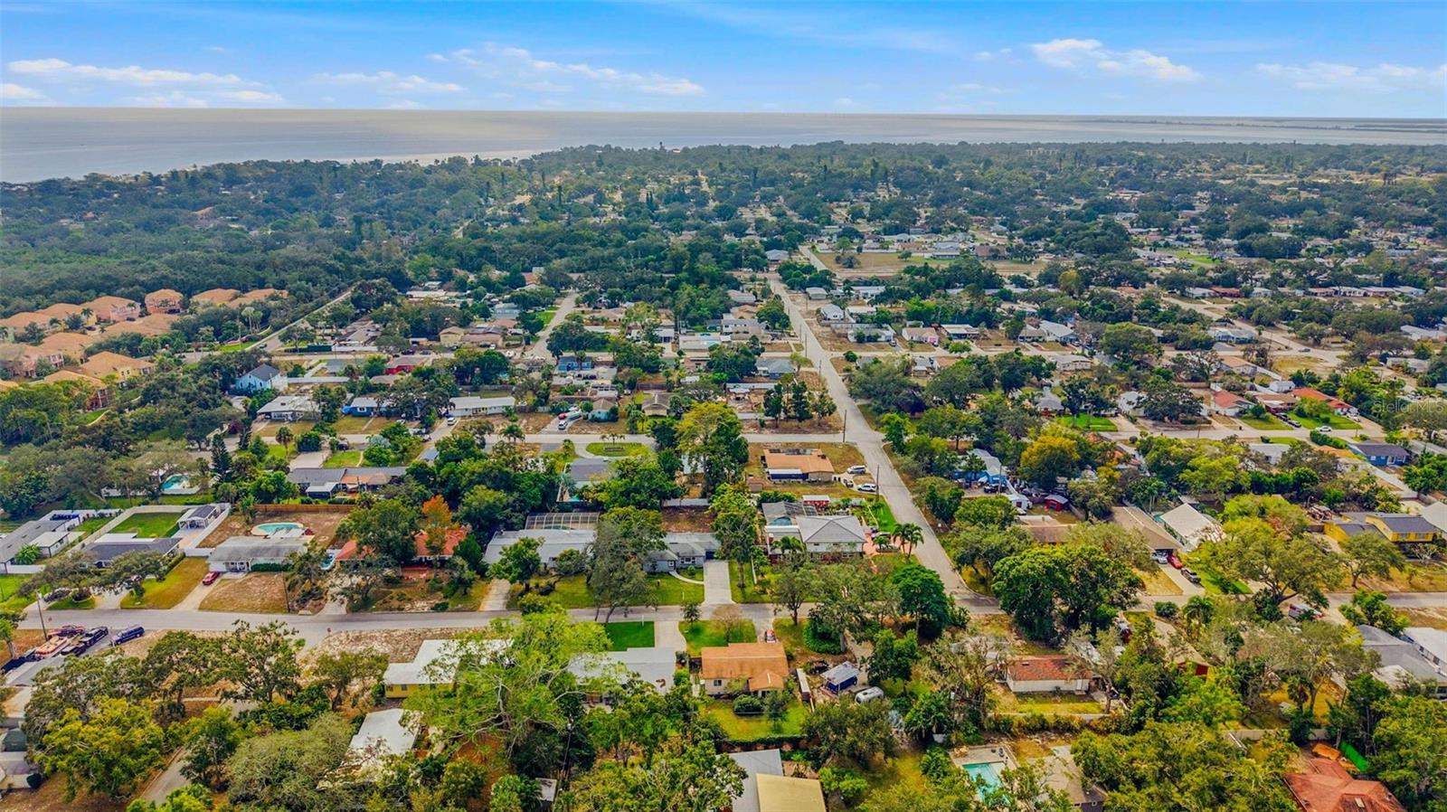 BAYOU HEIGHTS HANLONS - Residential