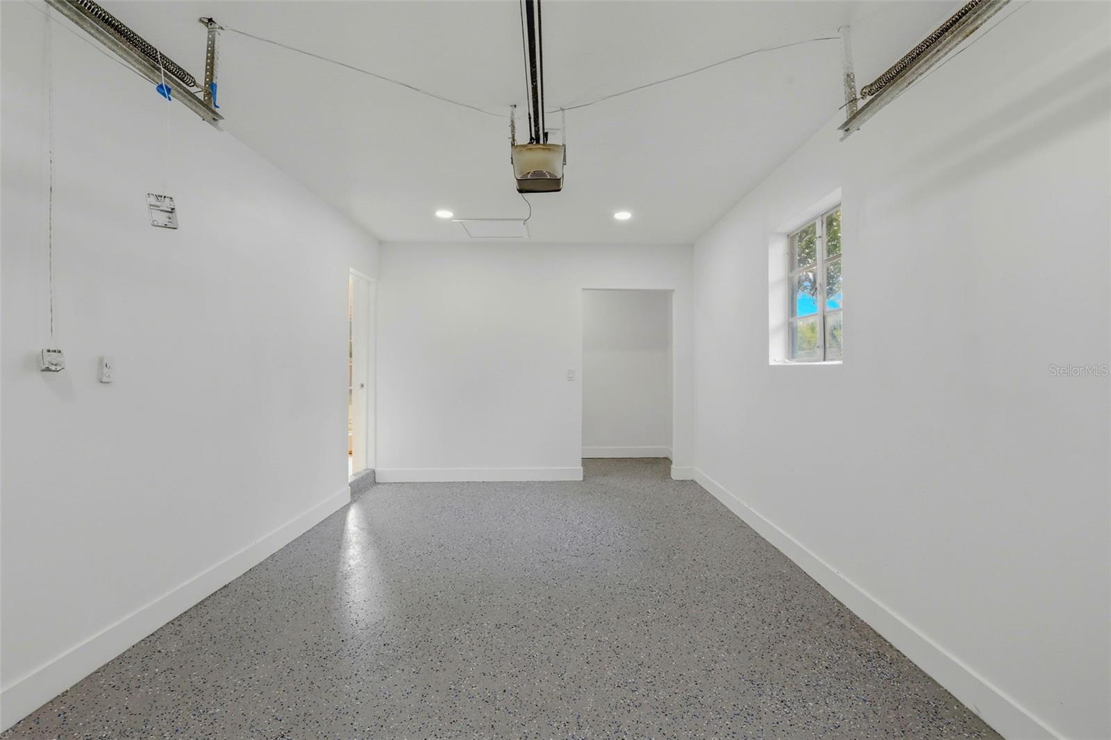 BAYOU HEIGHTS HANLONS - Residential