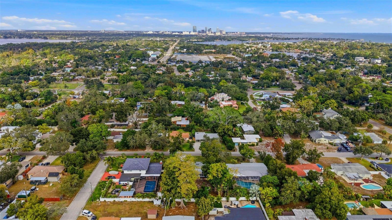 BAYOU HEIGHTS HANLONS - Residential