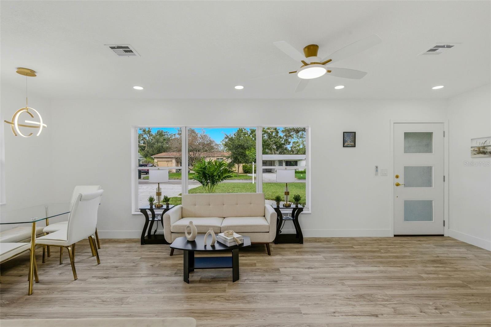 BAYOU HEIGHTS HANLONS - Residential