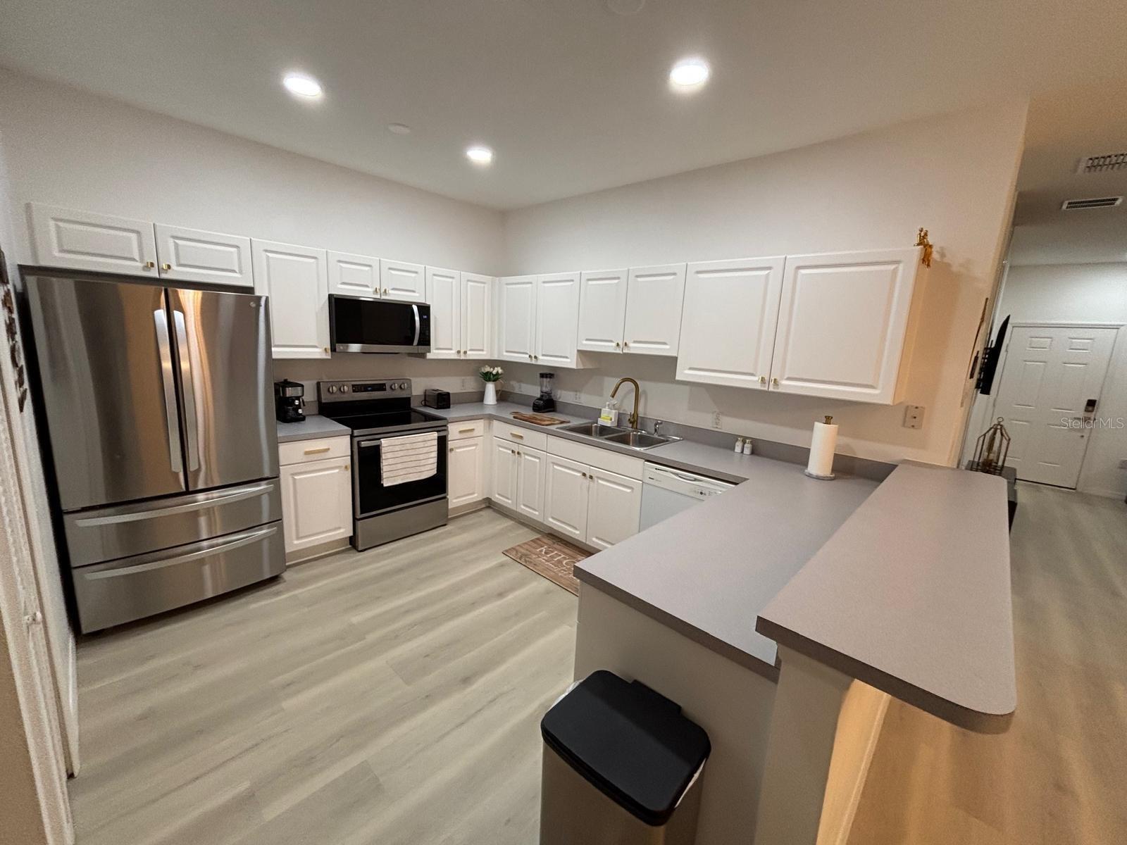 3162 SUN LAKE COURT B