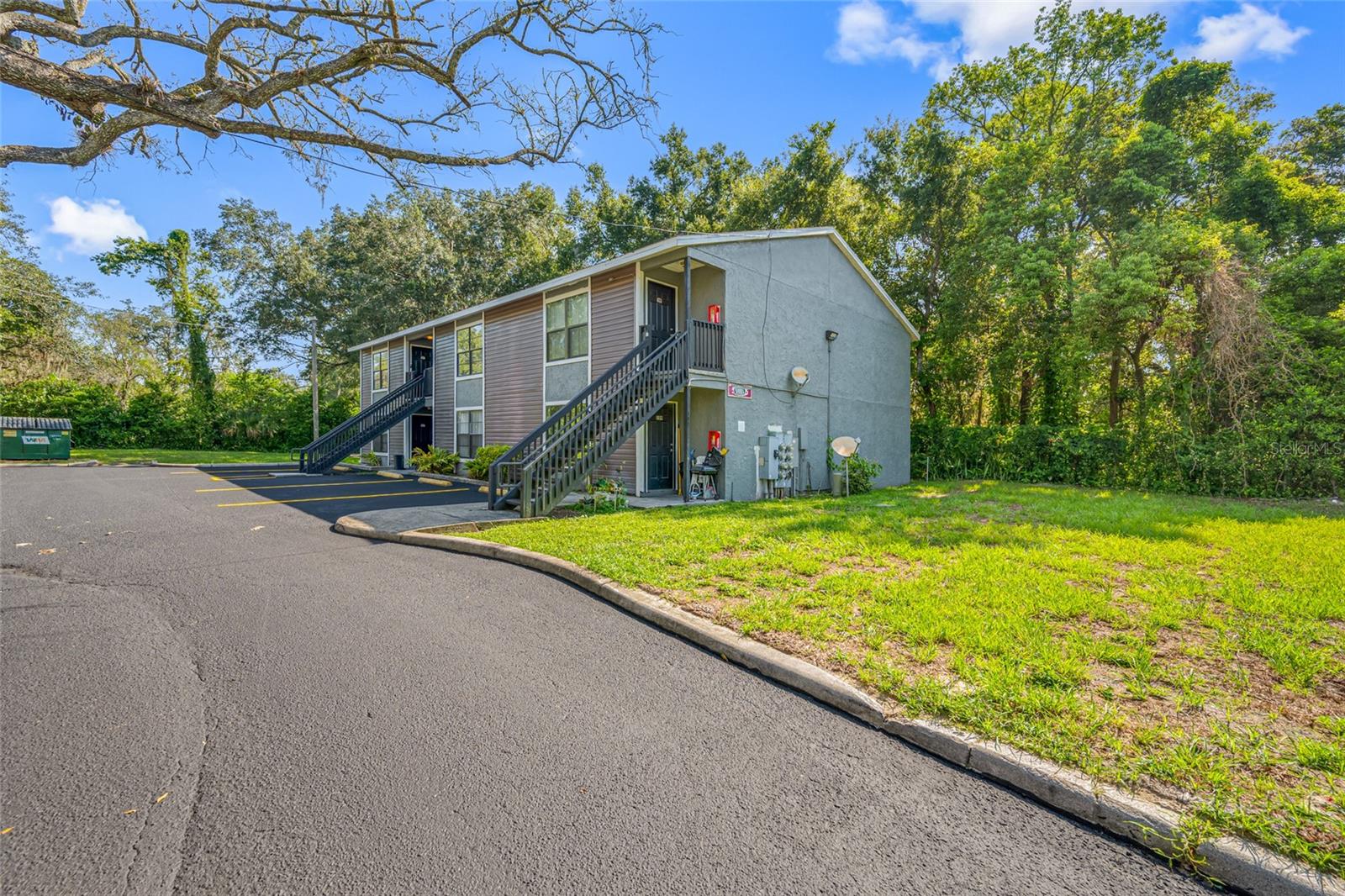 Click here for video tour: https://h1.nu/chateau
Welcome to Chateau of Tampa, spacious 2-bedroom apartment homes in Temple Terrace. We have a rare opening for a renovated 2 bedroom, 1 bathroom apartment with laundry machines included. A few luxury features:
x Granite counters and kitchen bar.
x Washer & dryer in your own laundry room.
x Dividing door between toilet room and sink to get ready.
x Smart locks, and energy-efficient features.
x Dog walk, among peaceful wooded surroundings.
Photos & video are representative; each apartment has slightly different finishes. Contact us today before this opportunity is gone!