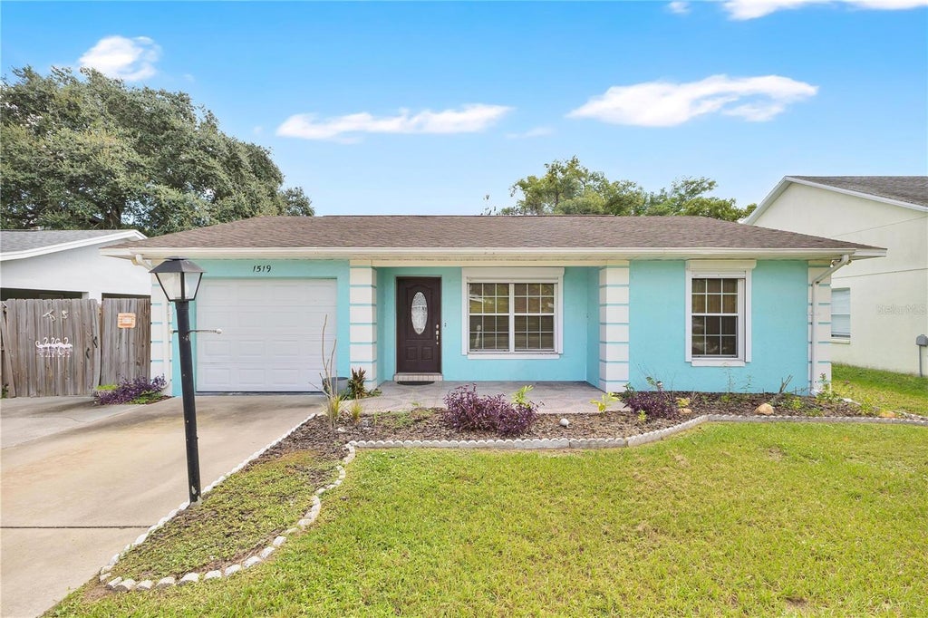 Photo of 1519 Michigan Avenue, Saint Cloud, FL 34769 (MLS # S5158502)