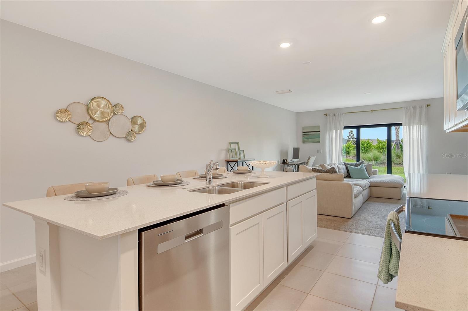 AVANTI/WATERSIDE - Residential