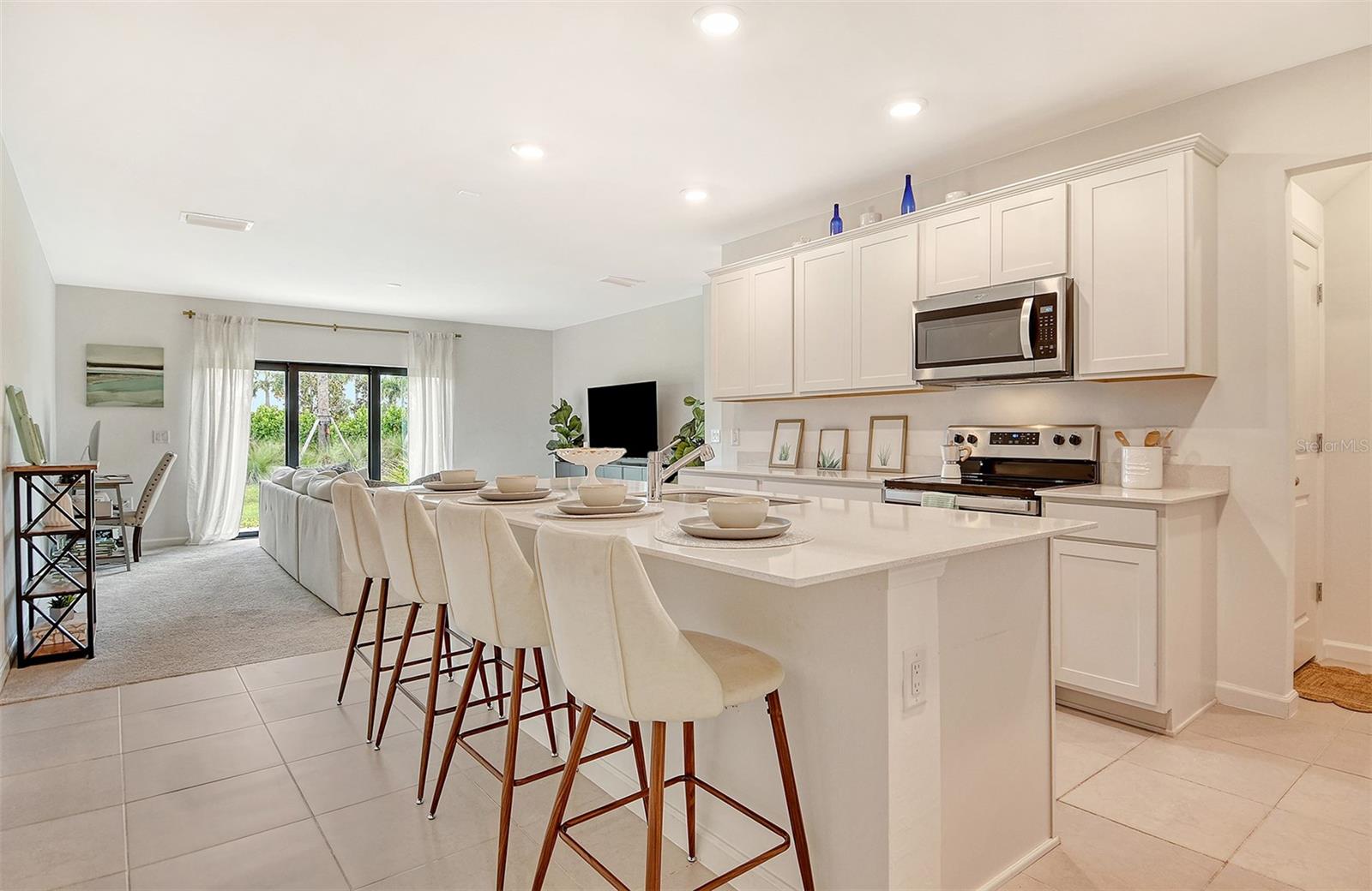 1828 VANORA LANE