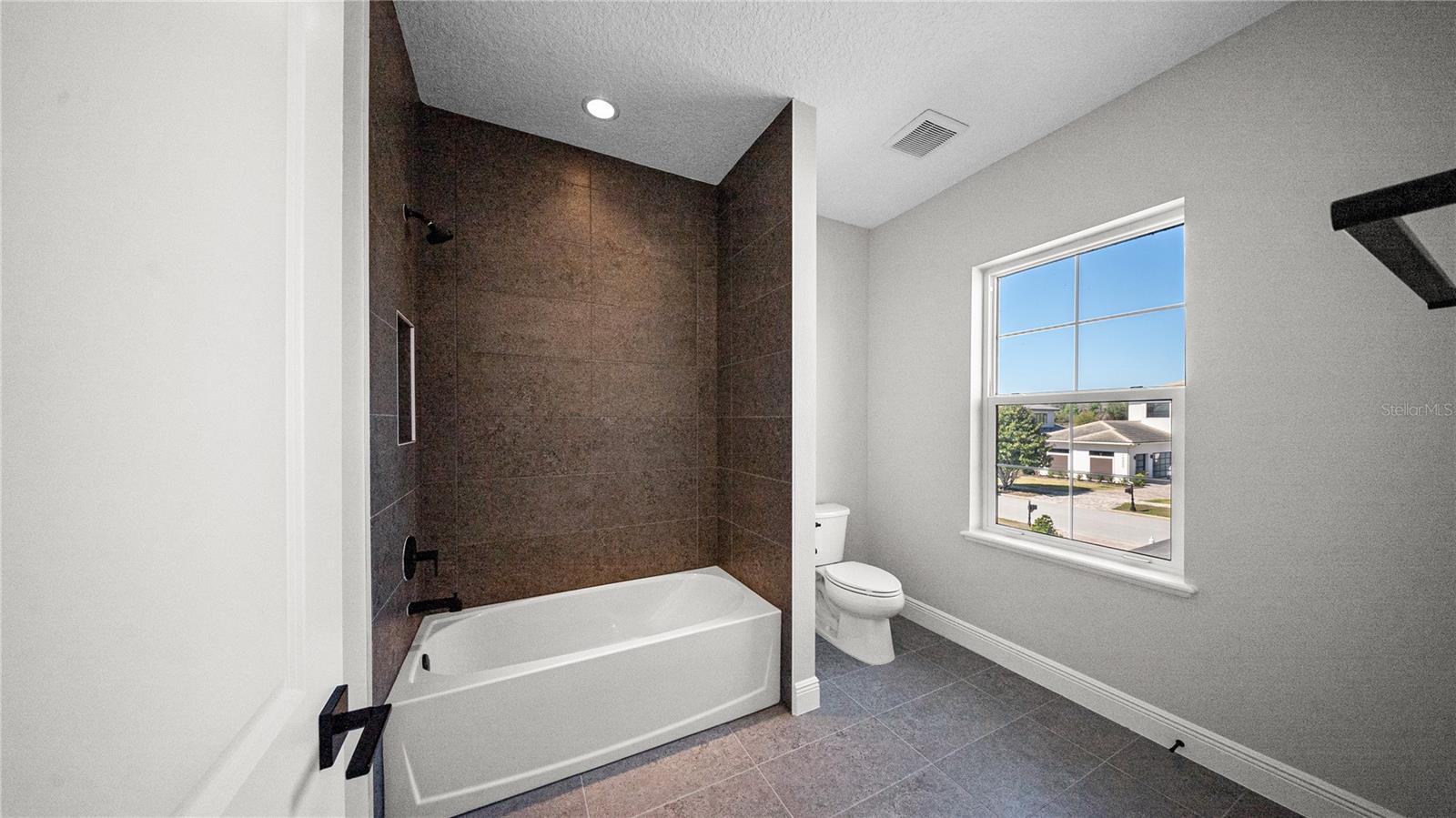 BELLA COLLINA - Residential