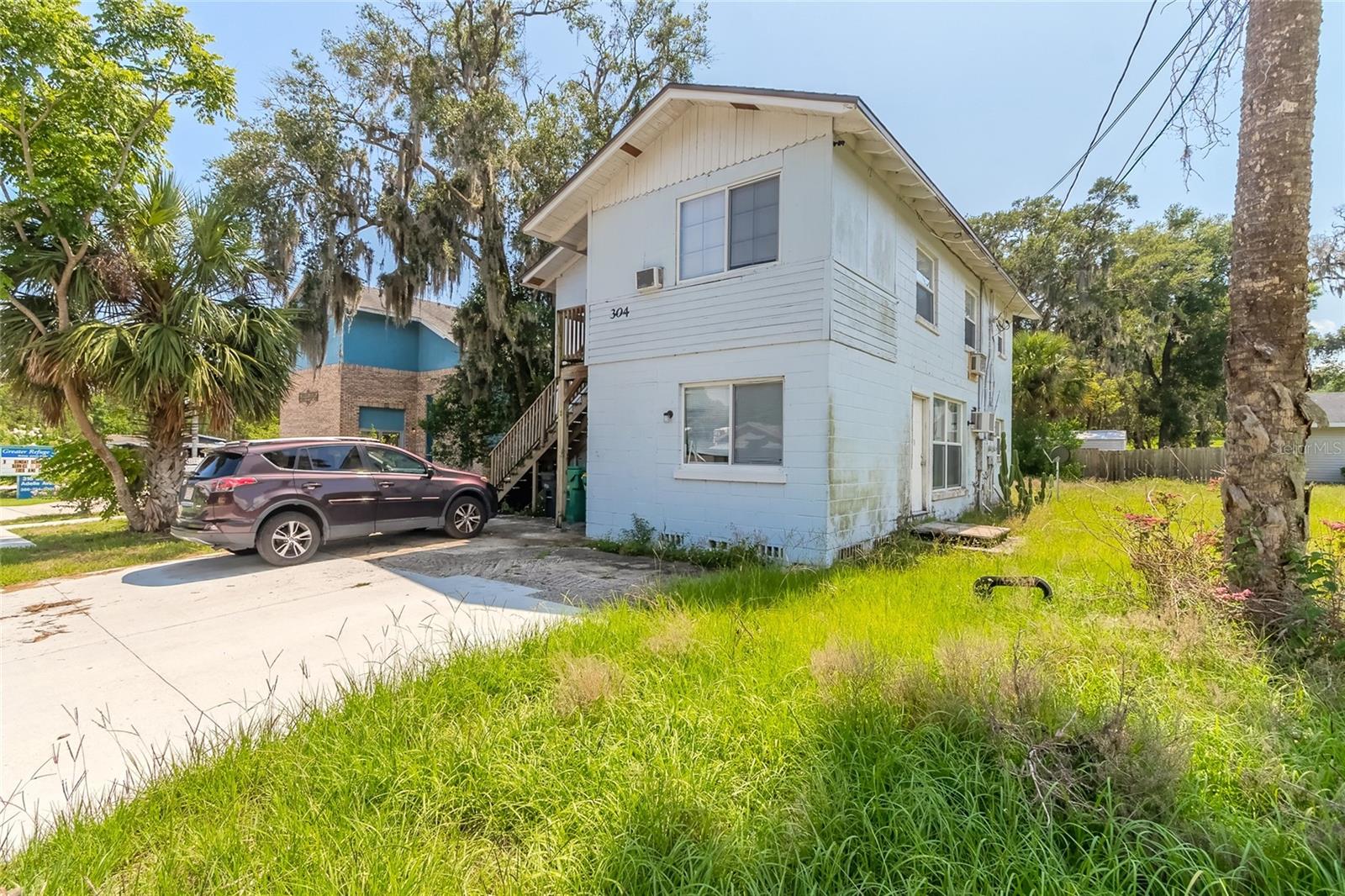 304 S ADELLE AVENUE