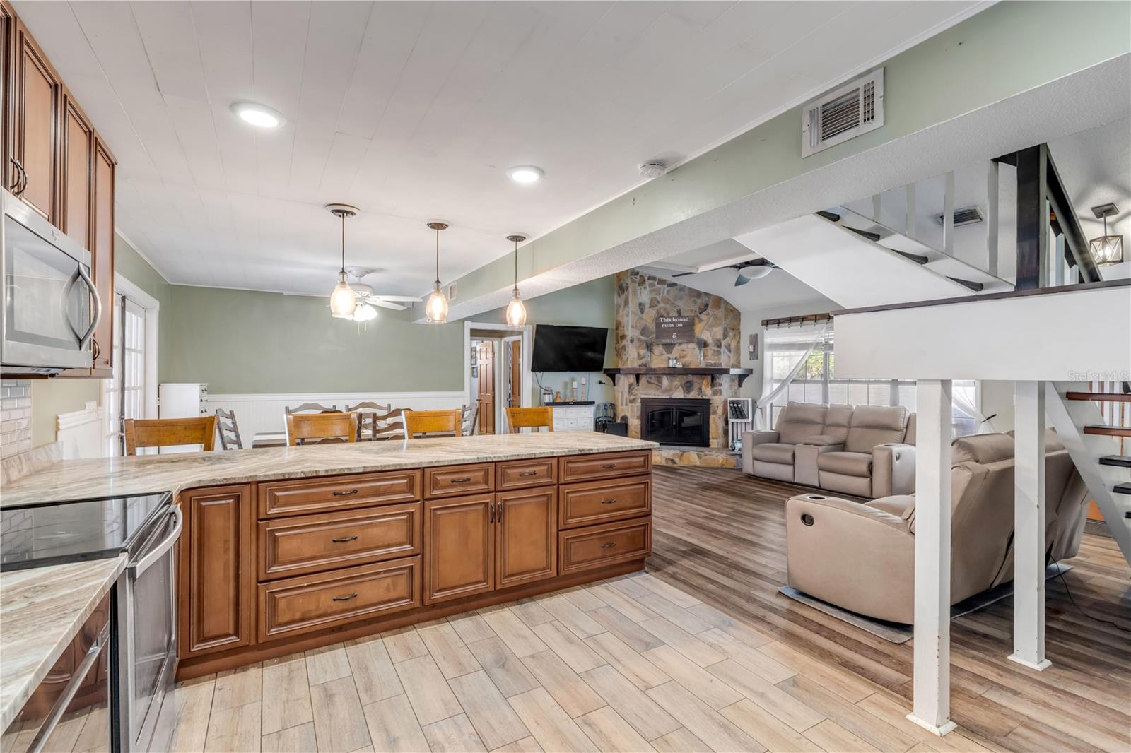 SARGENTS & BRADBURYS SAM TR OAK HILL - Residential