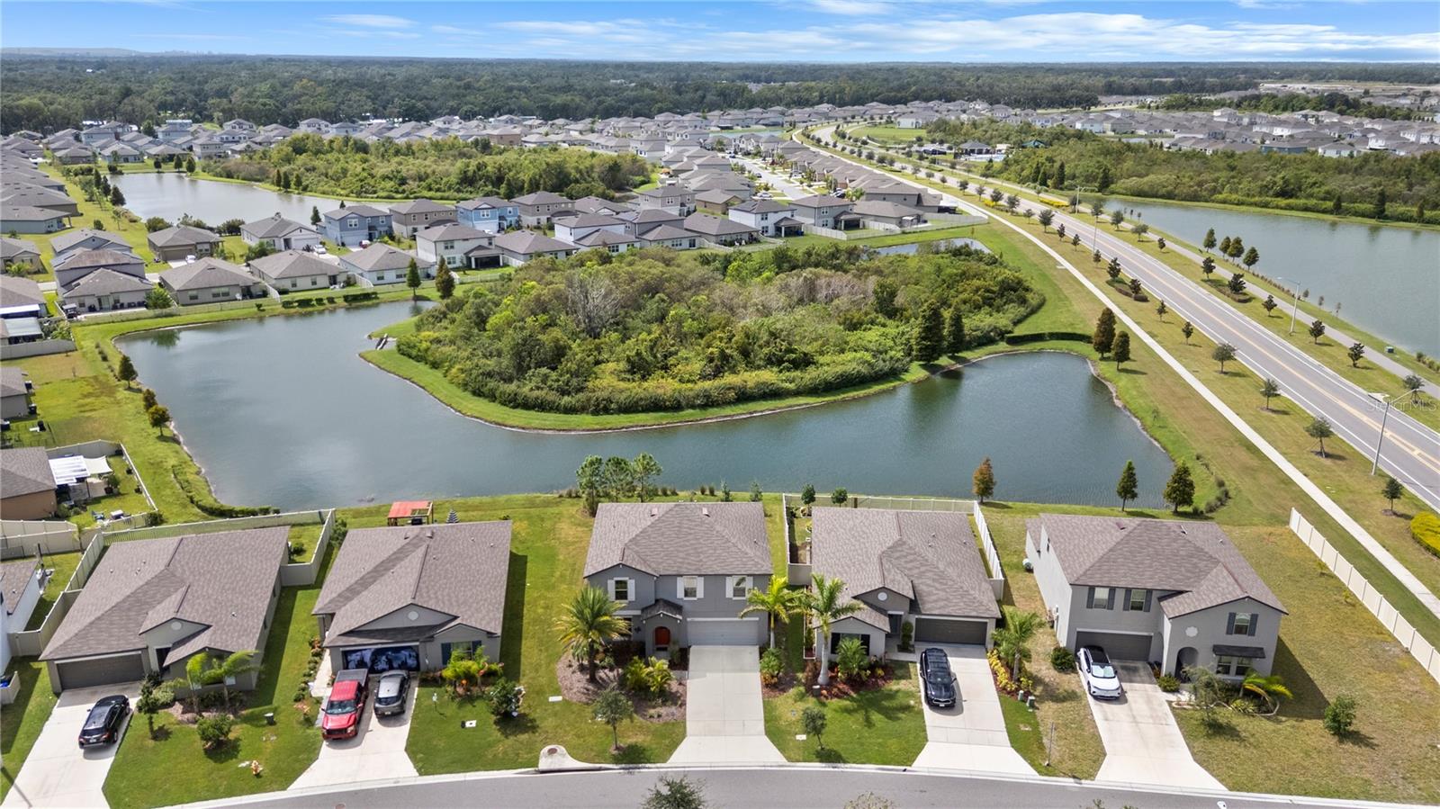 RIVERSTONE PH 1 - Residential
