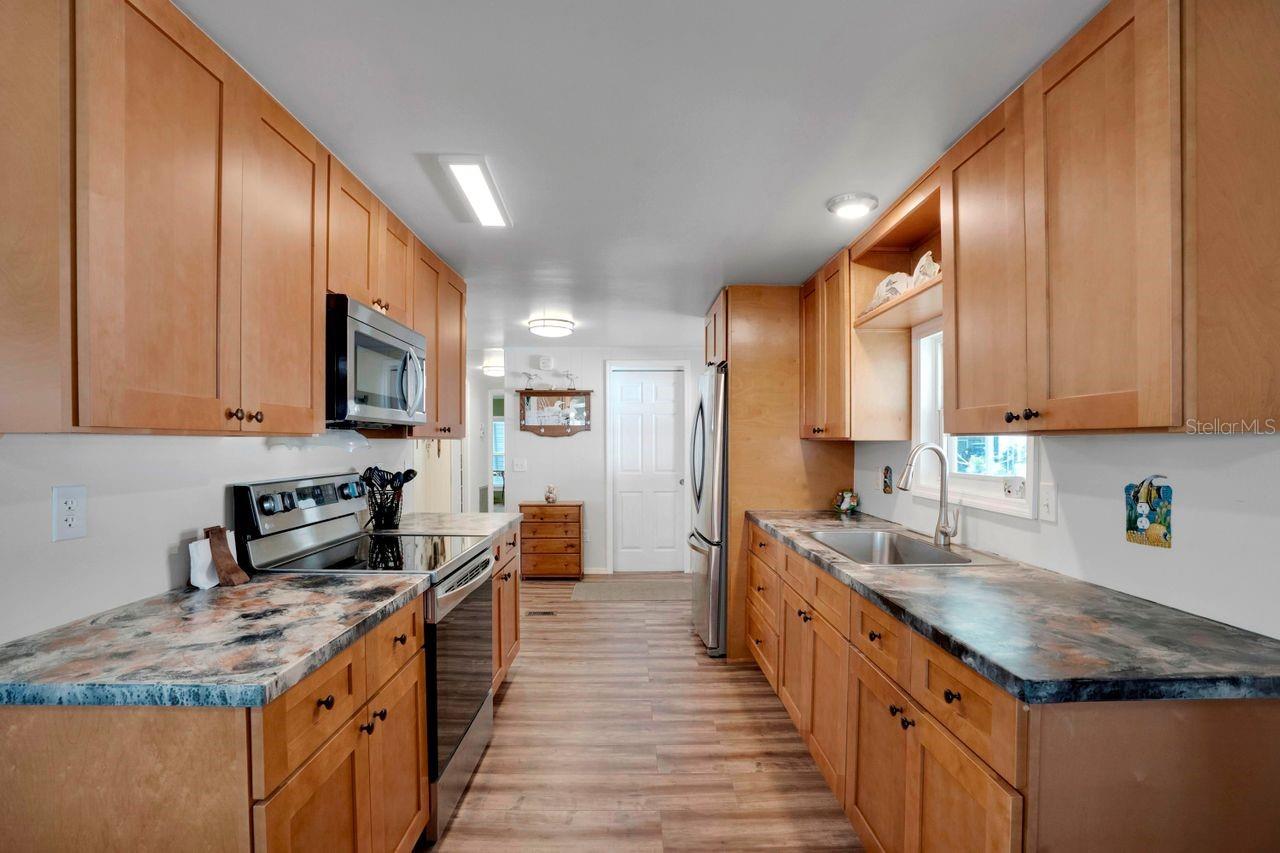 649 FAIRMOUNT DRIVE