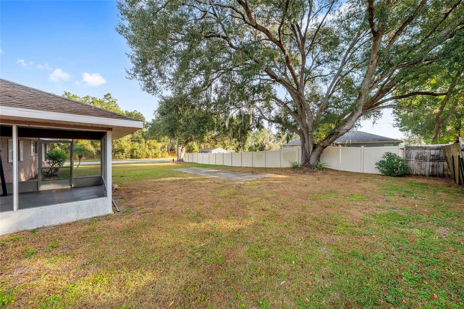 LADY LAKE BAGGETT ESTATES - Residential