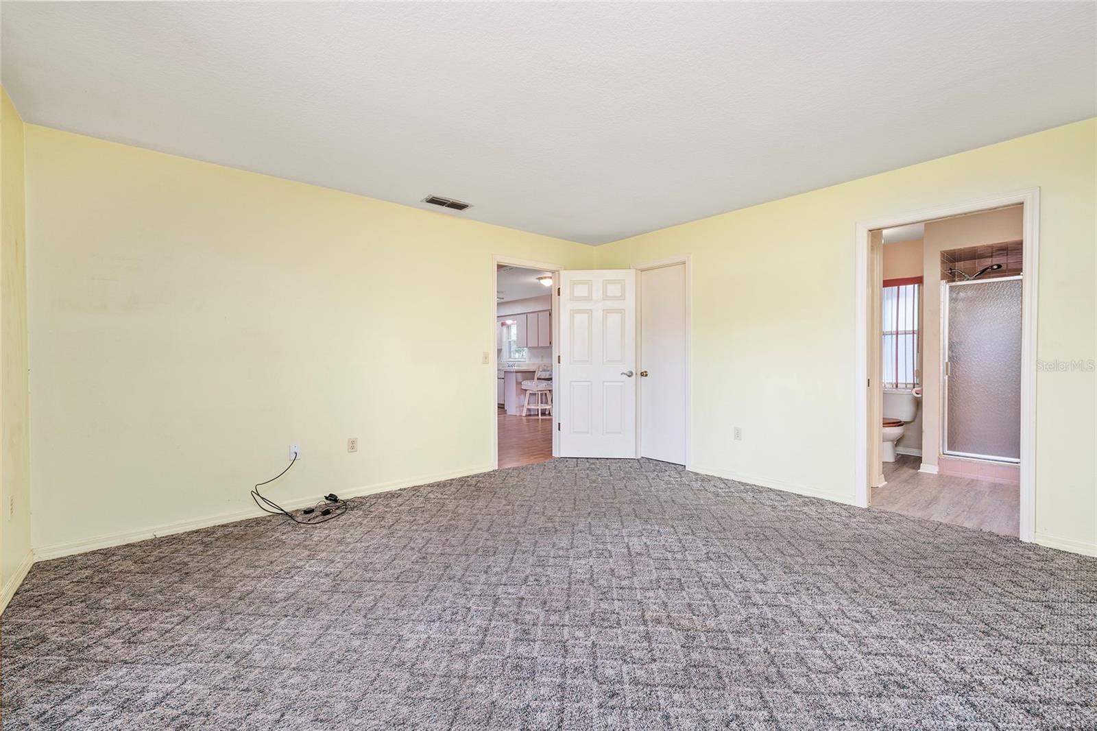 LADY LAKE BAGGETT ESTATES - Residential