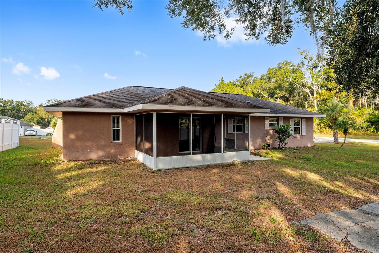 LADY LAKE BAGGETT ESTATES - Residential