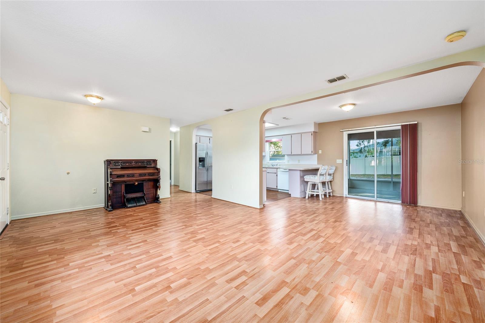 LADY LAKE BAGGETT ESTATES - Residential