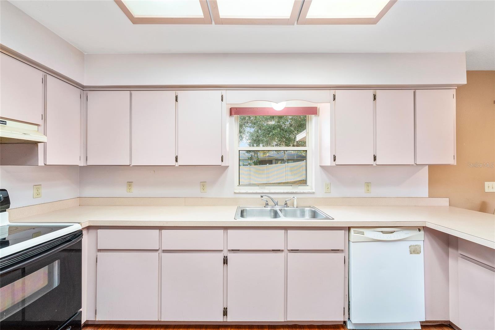 LADY LAKE BAGGETT ESTATES - Residential