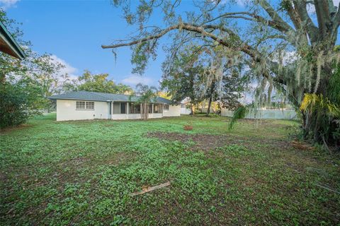 A home in LAND O LAKES