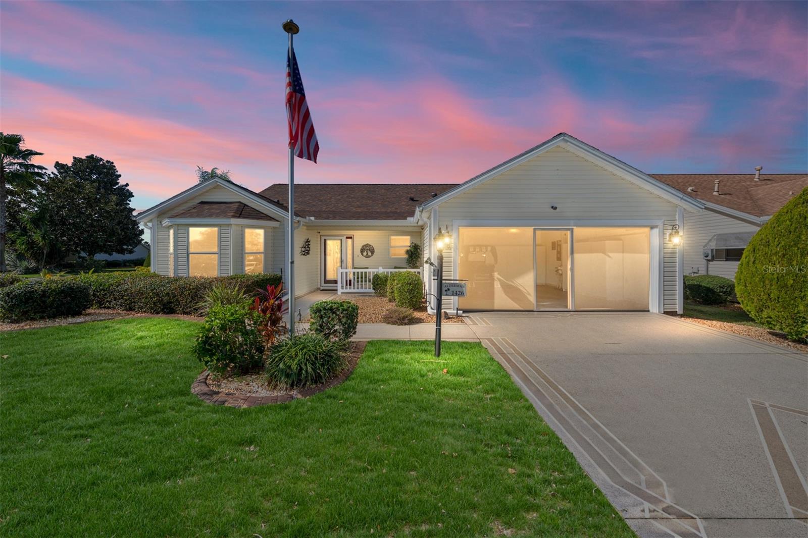 1426 LA HERMOSA DRIVE