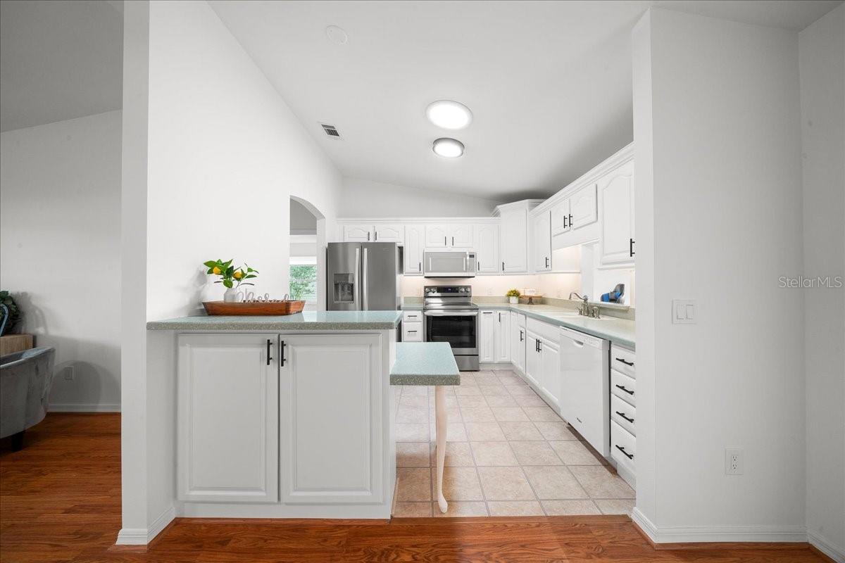 LADY LAKE ORANGE BLOSSOM GARDENS UNIT 08 - Residential