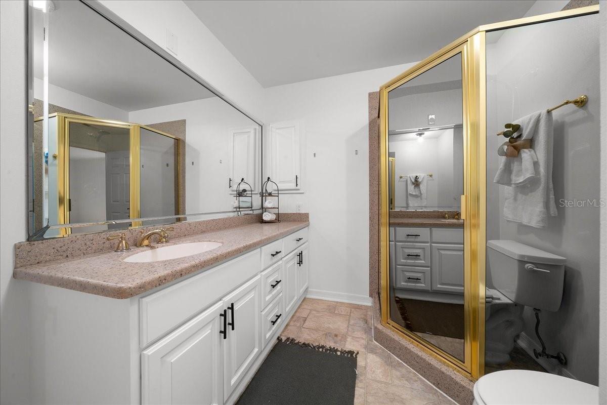 LADY LAKE ORANGE BLOSSOM GARDENS UNIT 08 - Residential