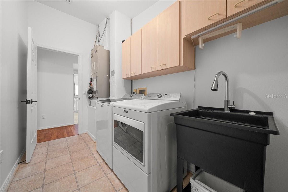 LADY LAKE ORANGE BLOSSOM GARDENS UNIT 08 - Residential