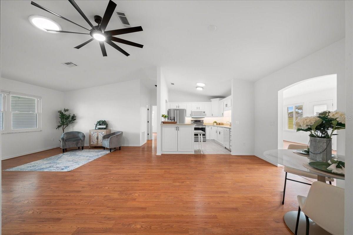 LADY LAKE ORANGE BLOSSOM GARDENS UNIT 08 - Residential