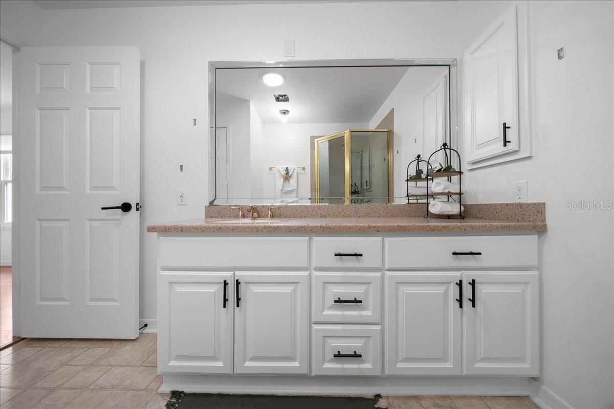 LADY LAKE ORANGE BLOSSOM GARDENS UNIT 08 - Residential