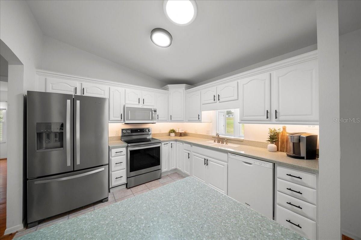 LADY LAKE ORANGE BLOSSOM GARDENS UNIT 08 - Residential