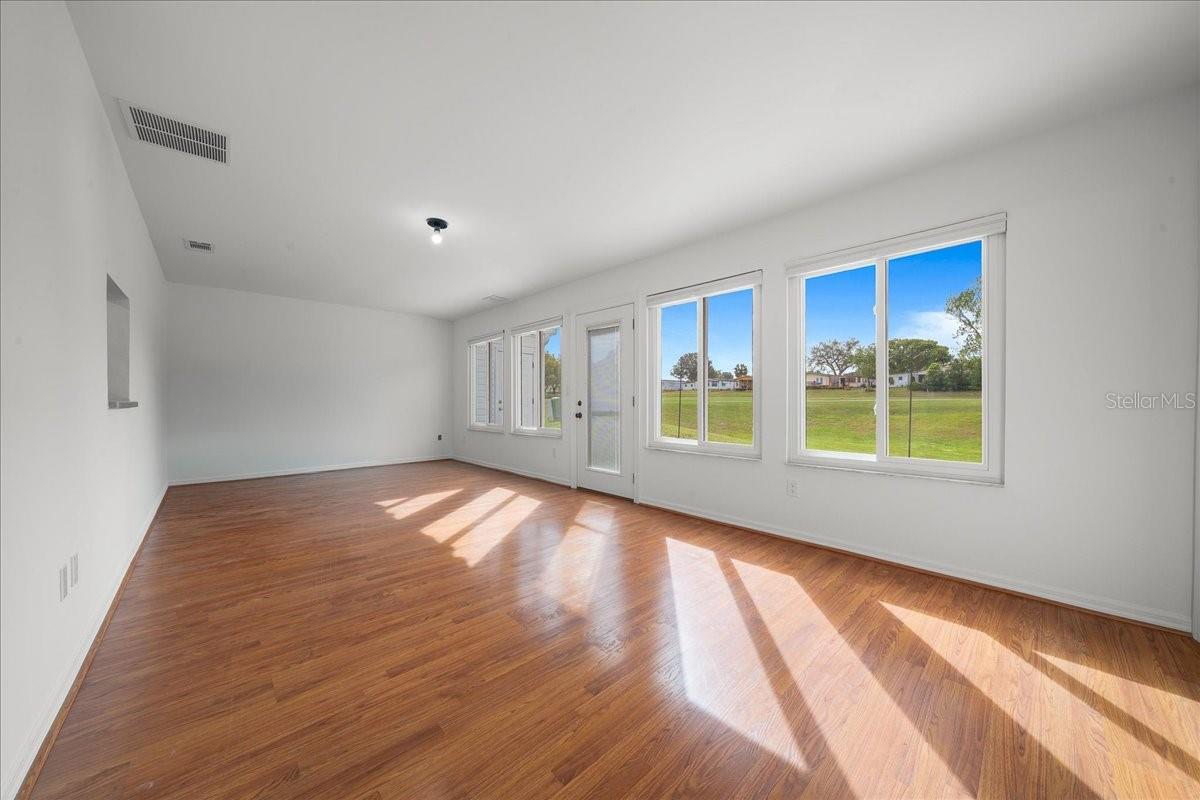 LADY LAKE ORANGE BLOSSOM GARDENS UNIT 08 - Residential