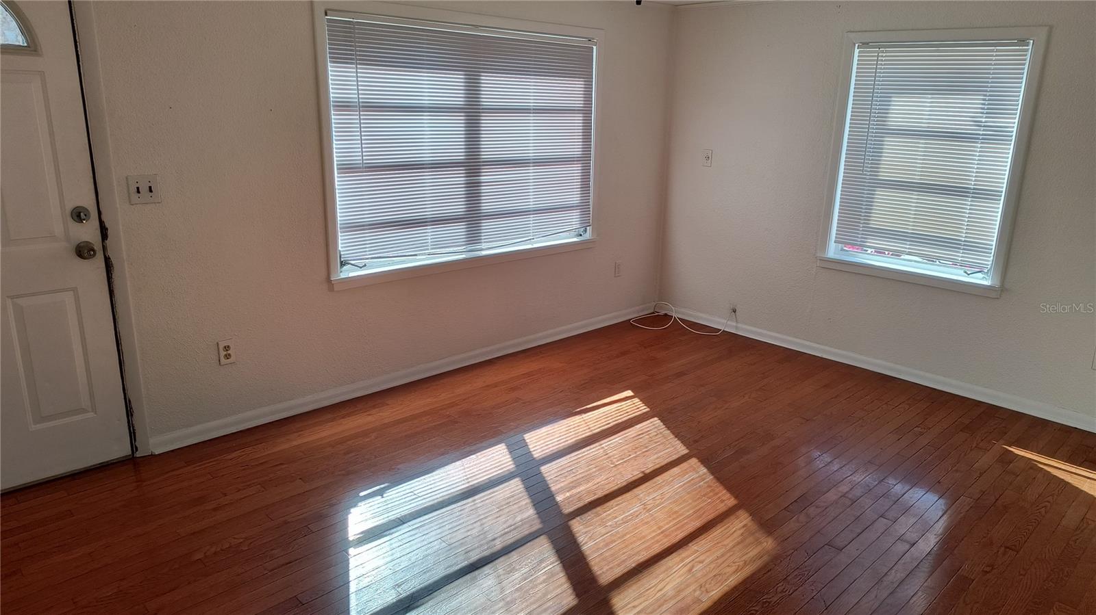 SUTHERLAND TOWN OF - Residential Lease