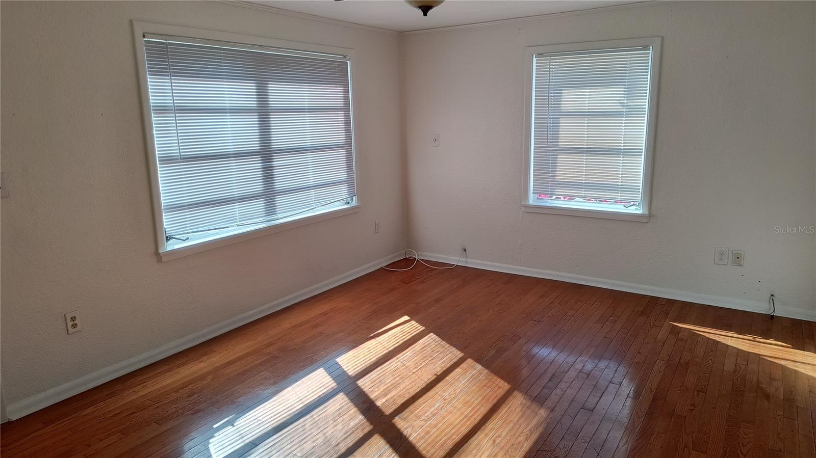 SUTHERLAND TOWN OF - Residential Lease