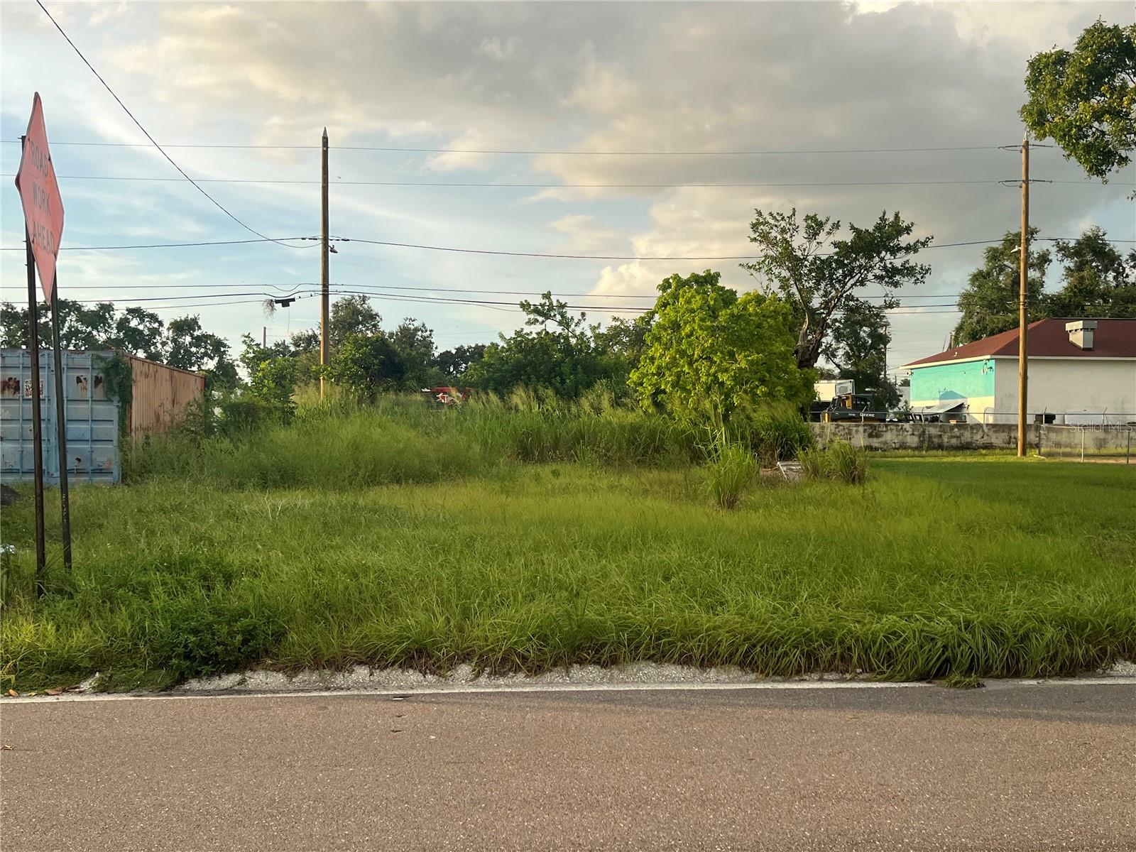 Prime Infill Lot in Booming St. Petersburg
Unlock the potential of this .08-acre vacant lot located on Emerson Ave S, just minutes from the heart of St. Petersburg and along 34th St. This parcel offers a great opportunity for ground-up single-family or multifamily development in one of Florida’s most dynamic real estate markets. Positioned within city limits and surrounded by a mix of renovated homes and new construction.