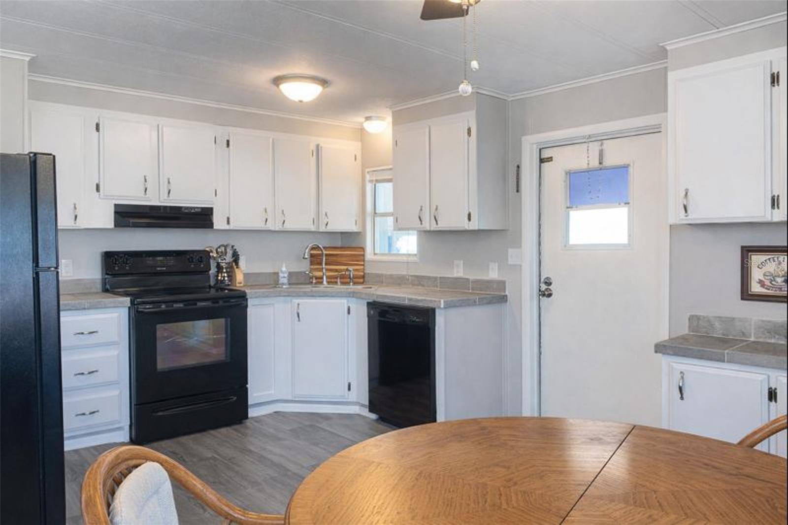 SHADOW BROOK MOBILE HOME - Residential