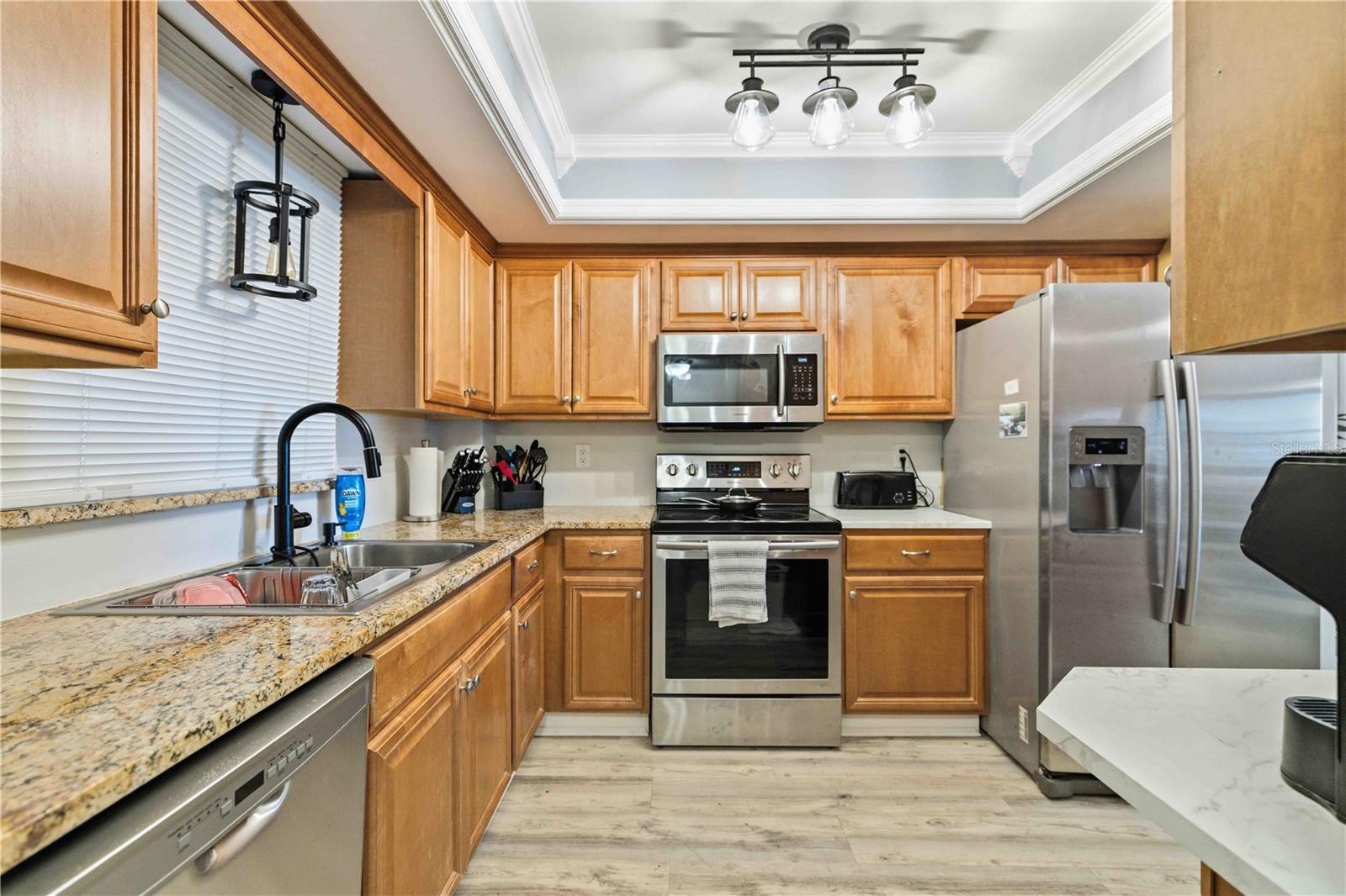 BAYSHORE ON THE LAKE APTS SEC 3 - Residential Lease